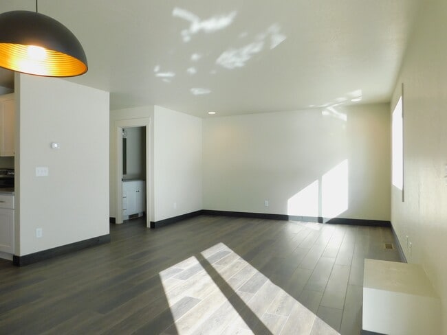 Building Photo - 785 Lake Francis Dr