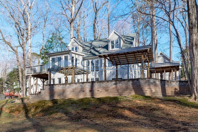 Building Photo - Single Family | One-acre lot in Powell Far...