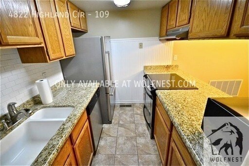 Building Photo - No Deposit Option! Exclusive 2 Bedroom Hol...