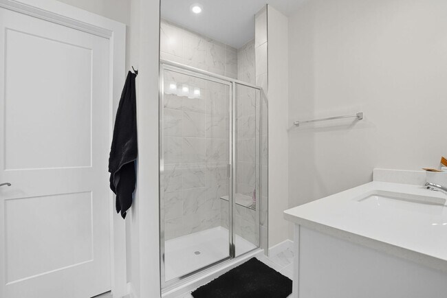 Building Photo - 709 Thomas Ln