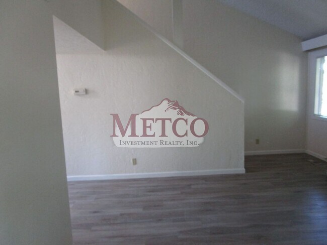 Building Photo - 16701