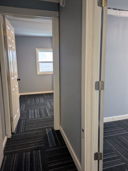 Building Photo - 102 E Wabash Ave