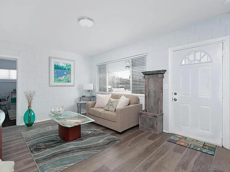 Building Photo - 1382 Grove Ave