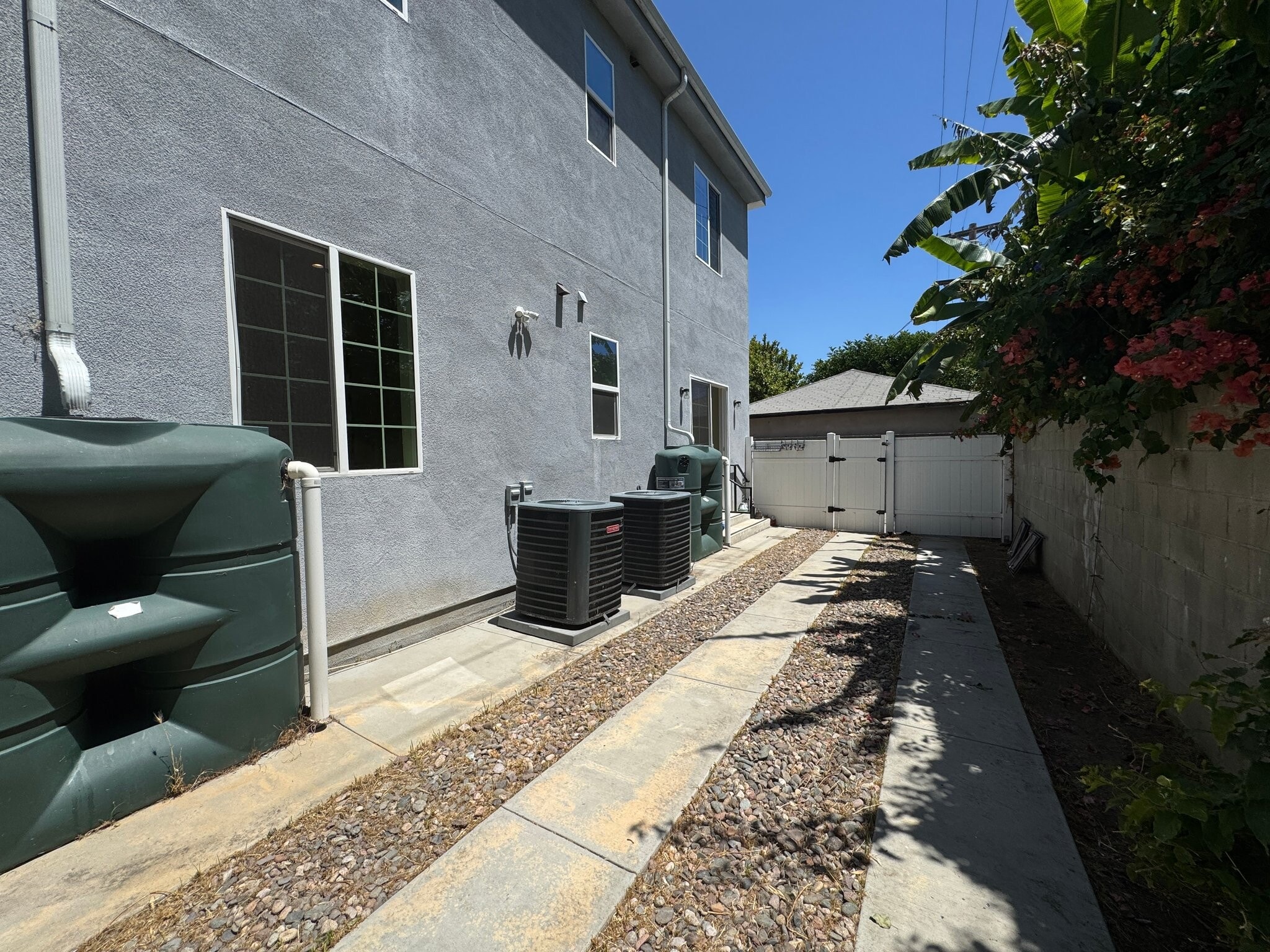 Building Photo - 14224 Friar St