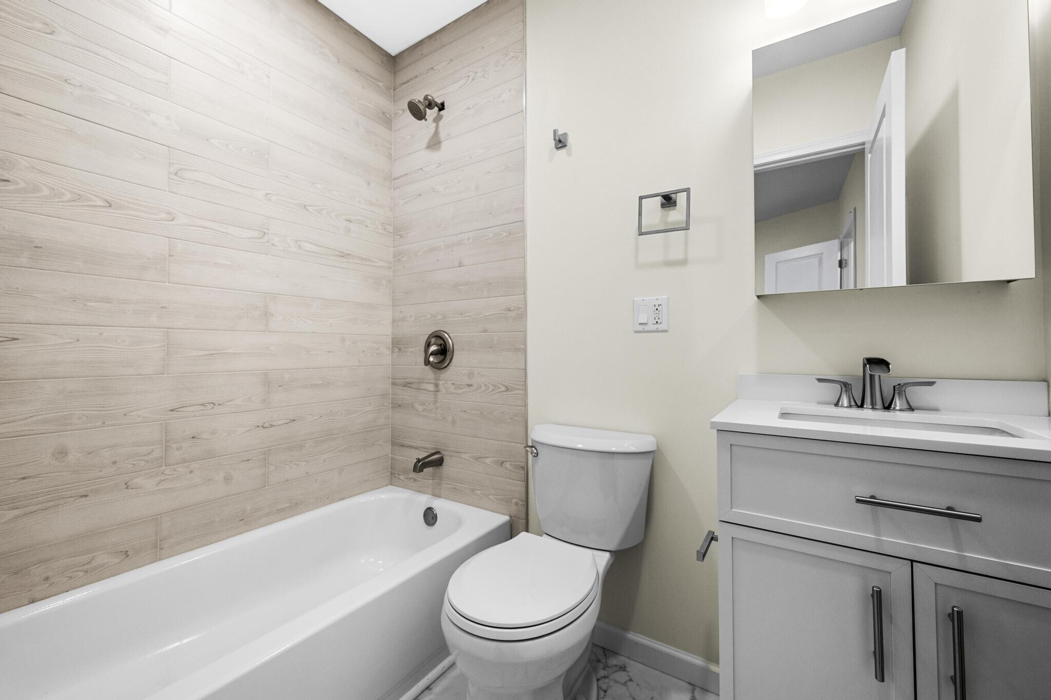 Building Photo - 346 Bennett St