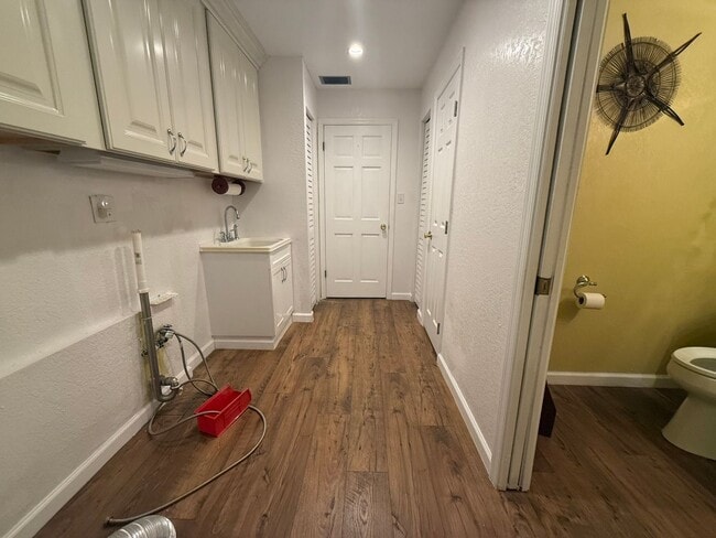 Building Photo - 5 Acre Home!!!!