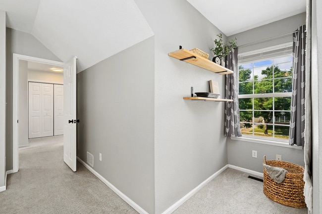 Building Photo - 2908 Des Moines Dr