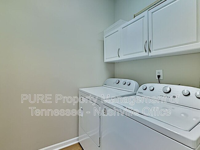 Building Photo - 418 Lazy Creek Ln
