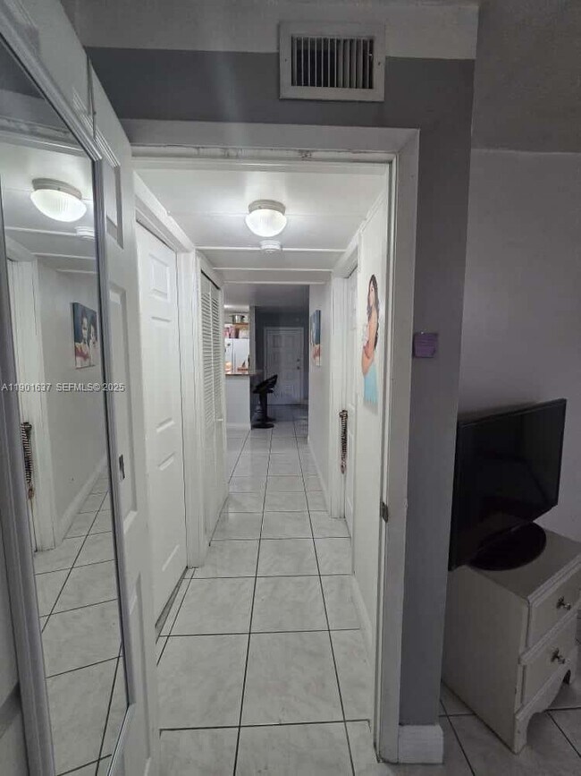 Building Photo - 15620 SW 80th St