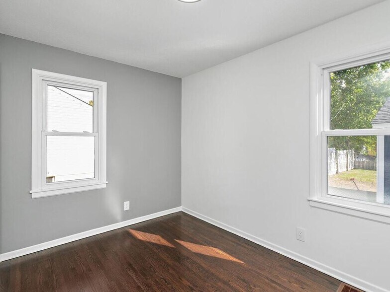 Building Photo - 3545 Yukon Ave. S.