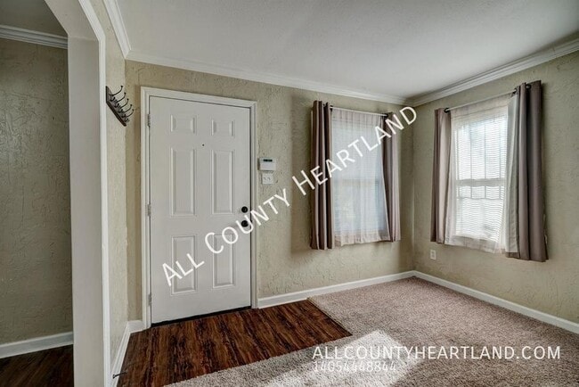 Building Photo - 2128 Hardin Dr