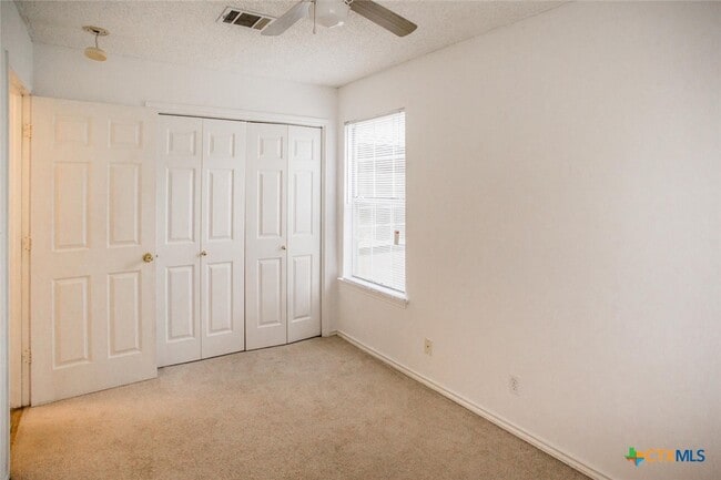 Building Photo - 115 Crest Dr