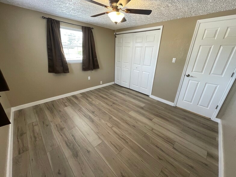 Building Photo - 1221 W Pierce St