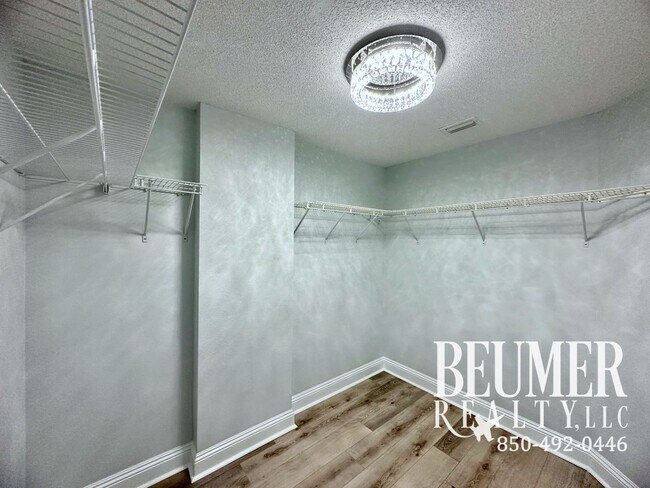 Building Photo - Discover your dream coastal retreat!