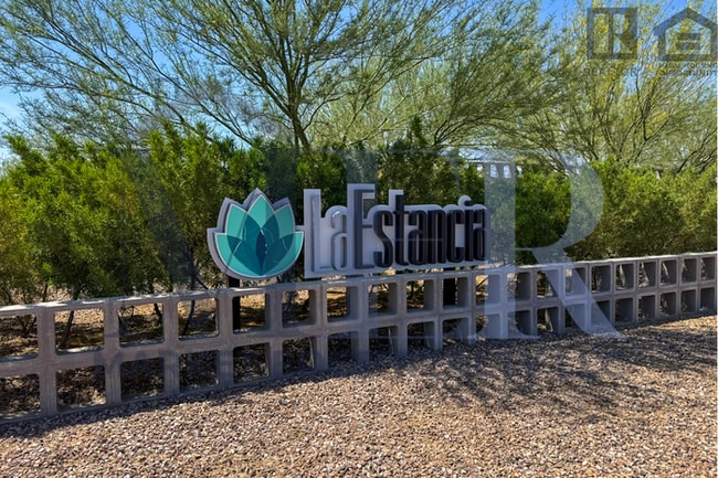 Building Photo - 4Bed/3Bath Home at I10/Wilmot Rd! $199 MOV...