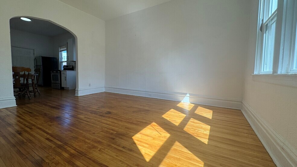 Building Photo - 2049 N Bingham St
