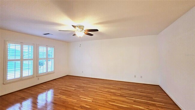 Building Photo - 381 1st Ave SW