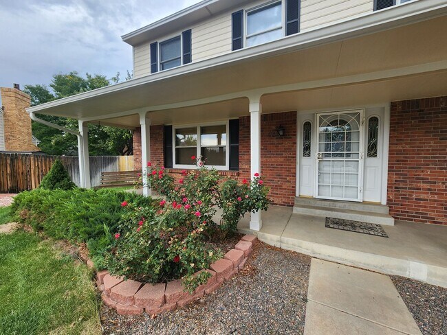 Building Photo - Beautiful 4 Bedroom Home on Cul Du Sac Wit...