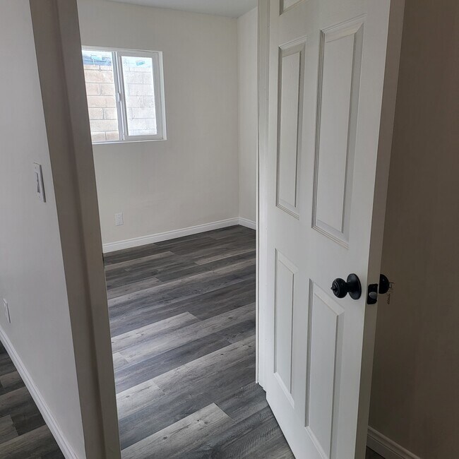 Building Photo - 27221 Hidaway Ave