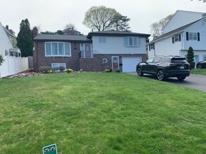 Building Photo - 152 Sewall Ave