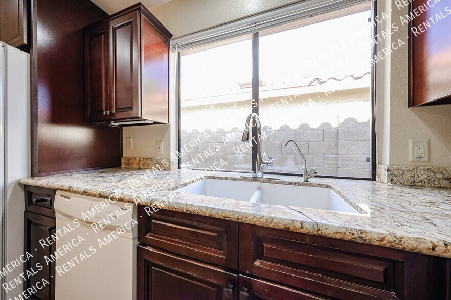 Building Photo - 16646 N 59th Pl