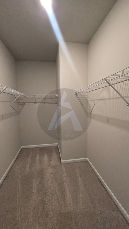 Building Photo - 209 Commons Ave