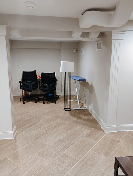 Building Photo - 9 Harris Pl