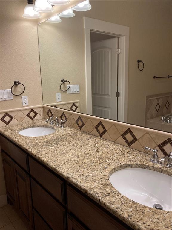 Building Photo - 2930 Grand Oaks Loop