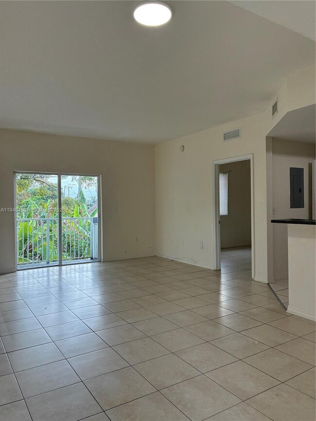 Building Photo - 7516 NE 1st Ave