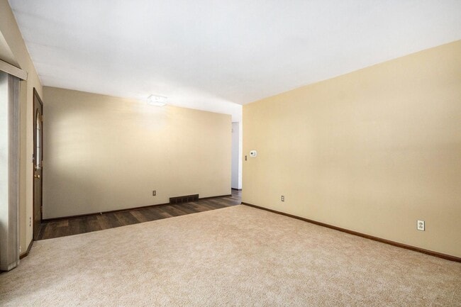 Building Photo - 3033 Juneberry Ave SE
