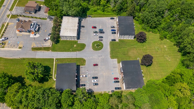 Building Photo - 15 Kimberly Ln