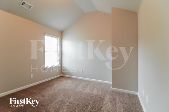 Building Photo - 70 Foxgrove Cv