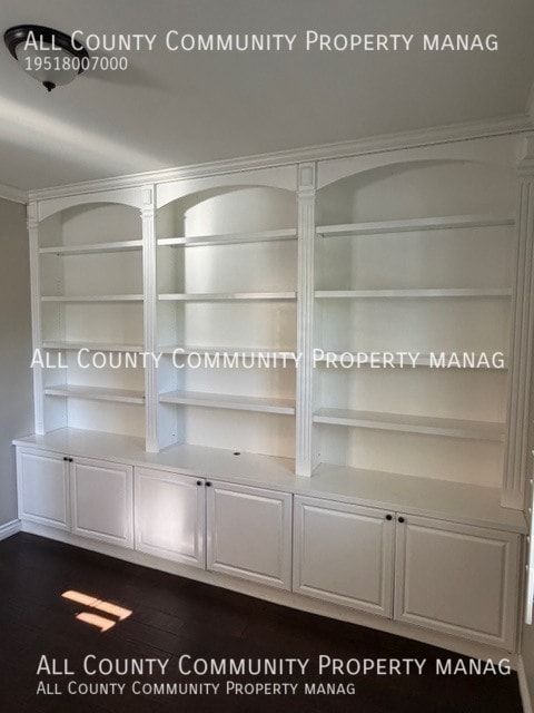 Building Photo - 70 Loganberry-