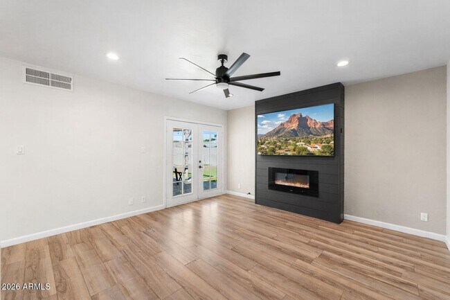 Building Photo - 8302 E Windsor Ave