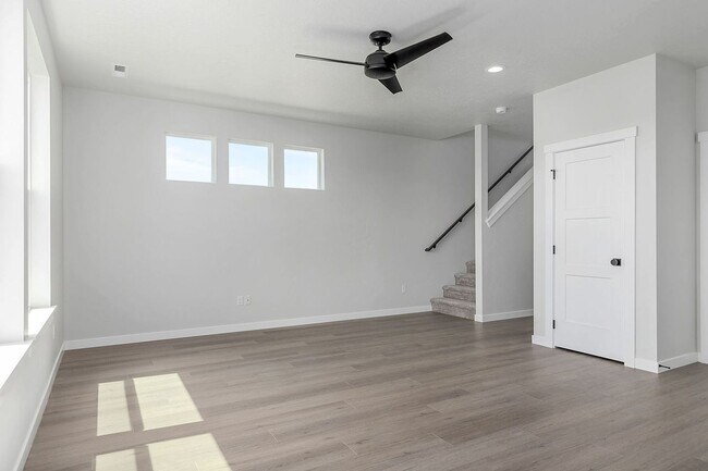 Building Photo - 6821 W Riverwood St