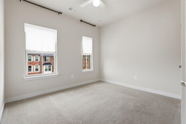 Building Photo - 5714 Richmanor Terrace