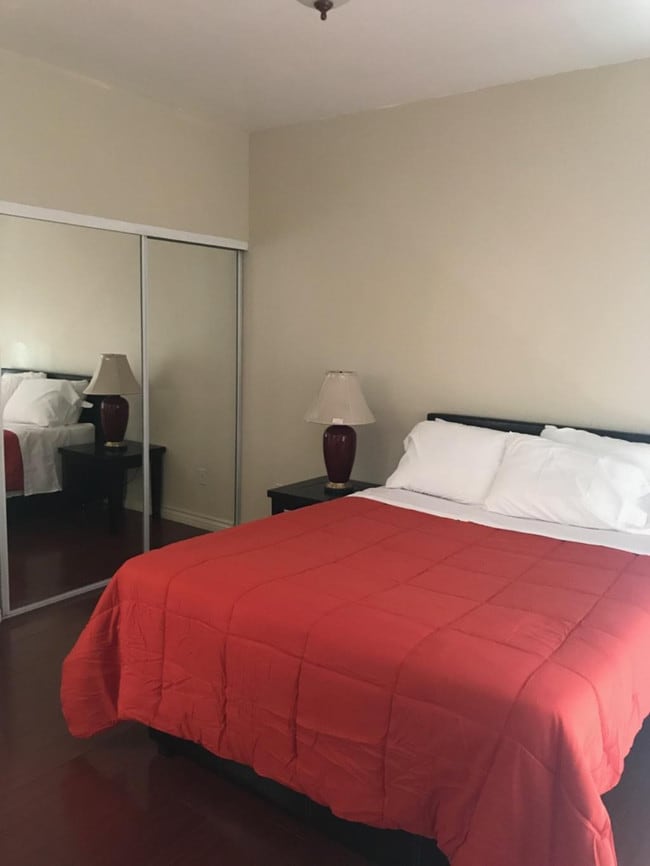 Building Photo - 14655 Vanowen St