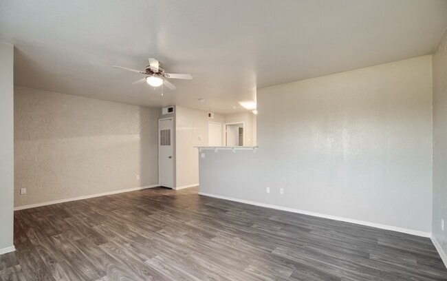 Interior Photo - Mesa Ridge