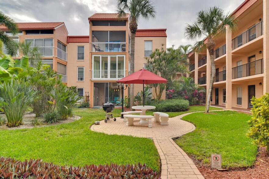 Building Photo - 8921 Blind Pass Rd