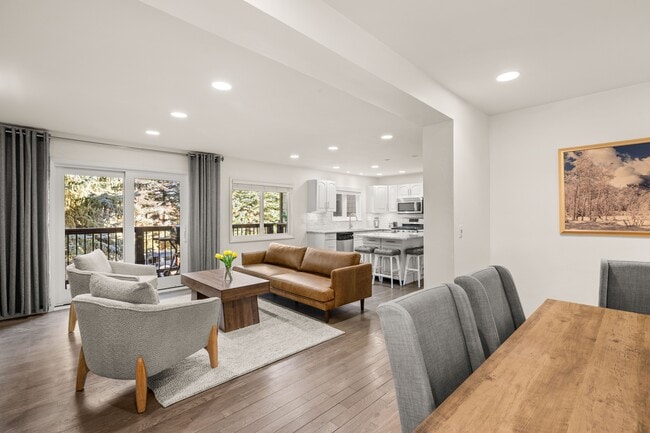 Building Photo - 650 S Monarch St