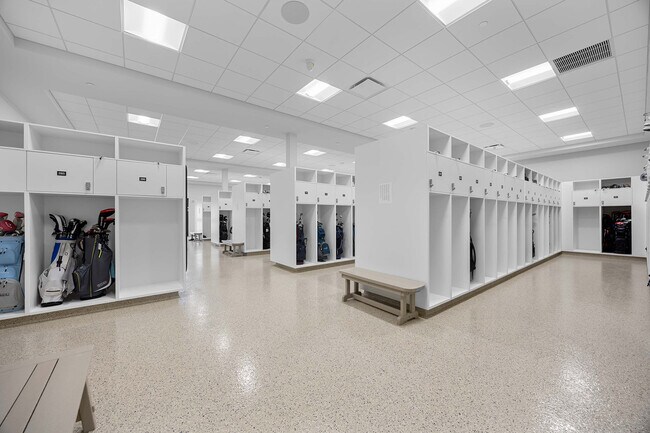 Building Photo - 828 Hideaway Cir E