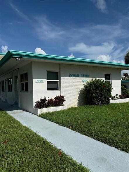 Building Photo - 865 SE 20th Ave