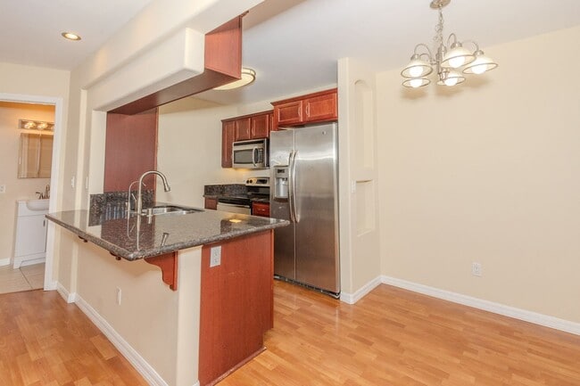 Building Photo - 5252 Balboa Arms Dr