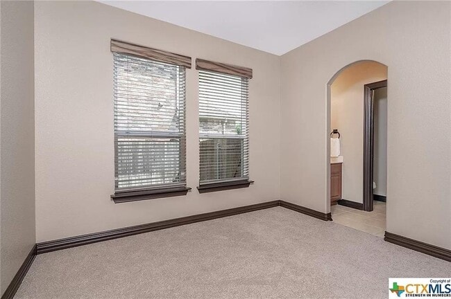Building Photo - 210 Tangerine Dr