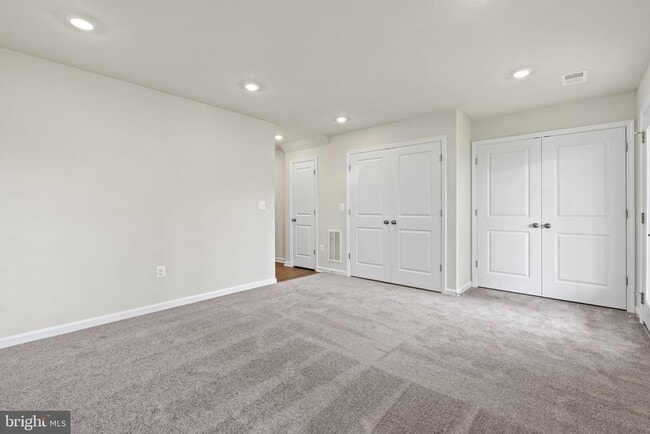 Building Photo - 136 Winterplace Dr