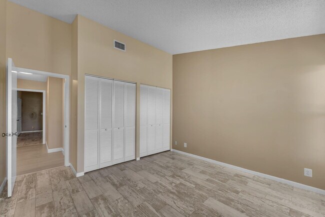 Building Photo - 5291 Tiffany Anne Cir