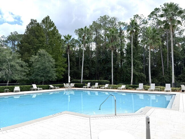 Building Photo - 1BR/1BA Timberlin Parc Luxury Condo