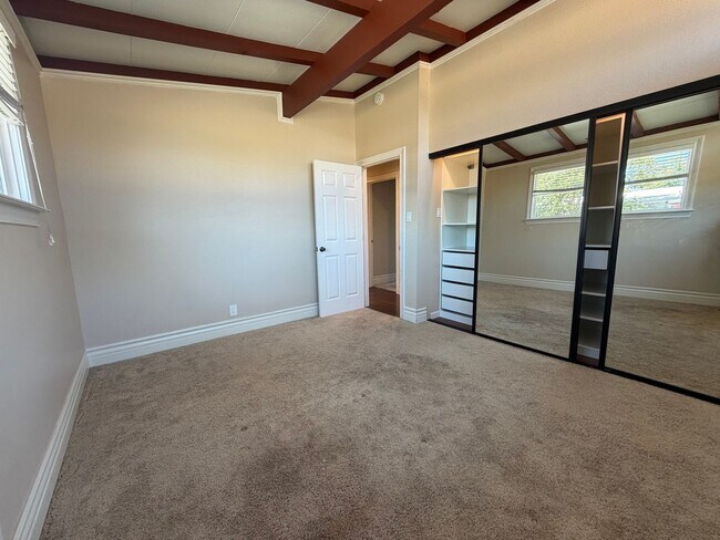 Building Photo - 3809 Sunnyvale Ave