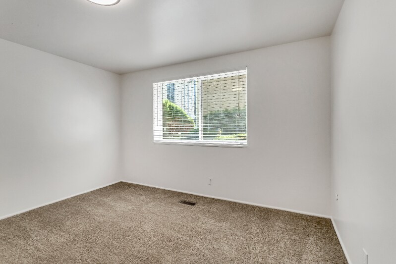 Building Photo - 2115 E 3300 S