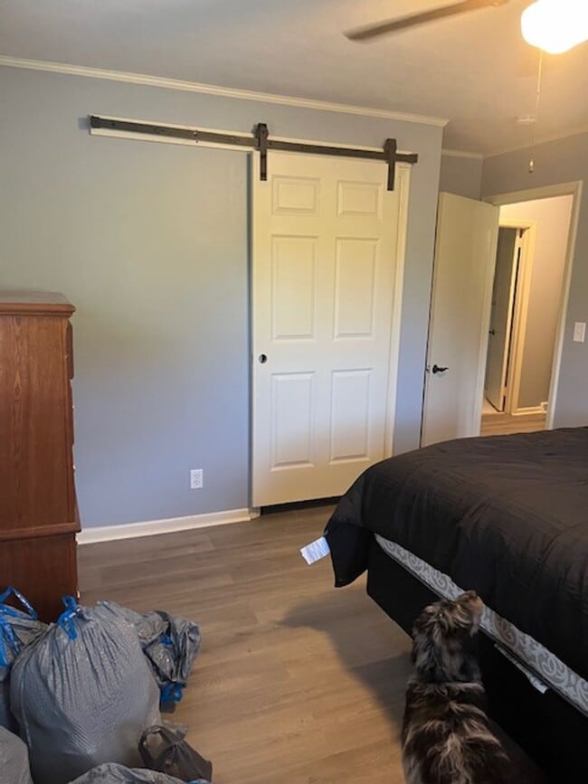 Building Photo - 4 Bedroom Ranch- Close to Town!